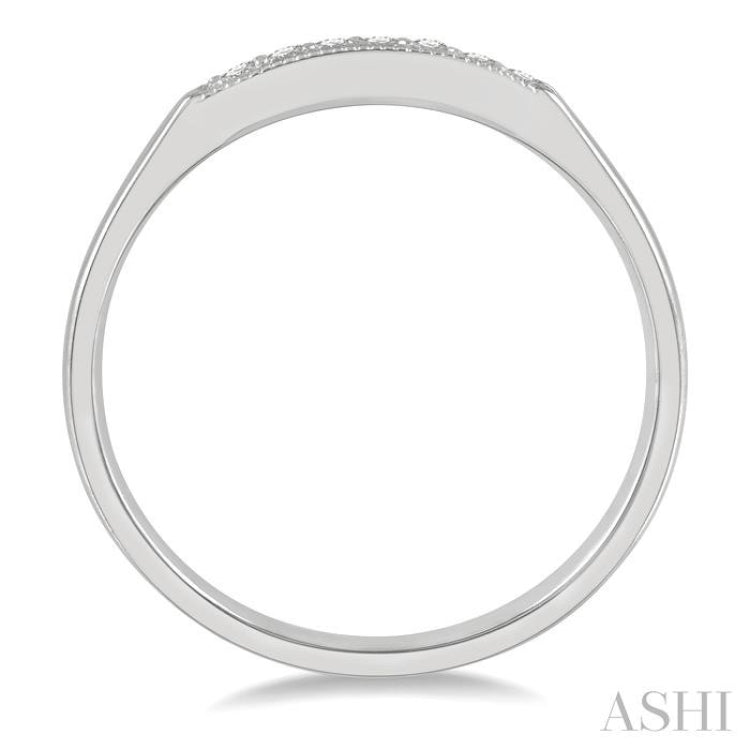 1/10 ctw 7 Stone Round Cut Diamond Wedding Band in 14K White Gold