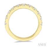 1 1/2 ctw 11 Stone Round Cut Diamond Wedding Band in 14K Yellow Gold