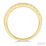 1/2 ctw 11 Stone Round Cut Diamond Wedding Band in 14K Yellow Gold