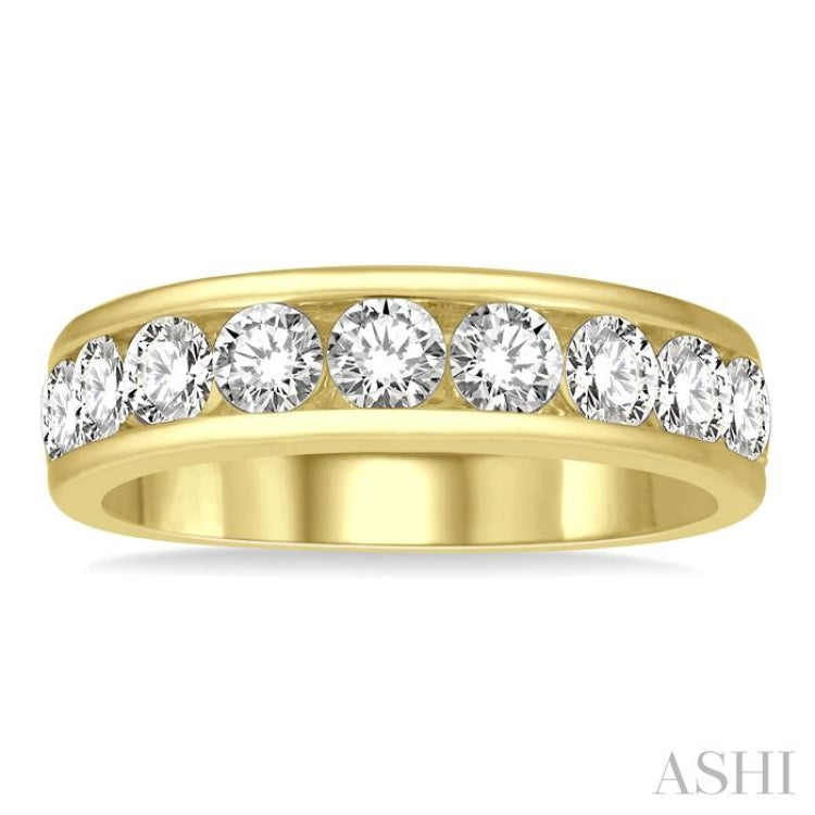 1 1/2 ctw Channel Set 11 Stone Round Cut Diamond Wedding Band in 14K Yellow Gold