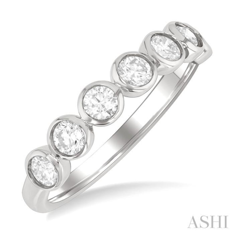 .70CTRDDM ROUND BEZEL SET BAND WG14K-G*