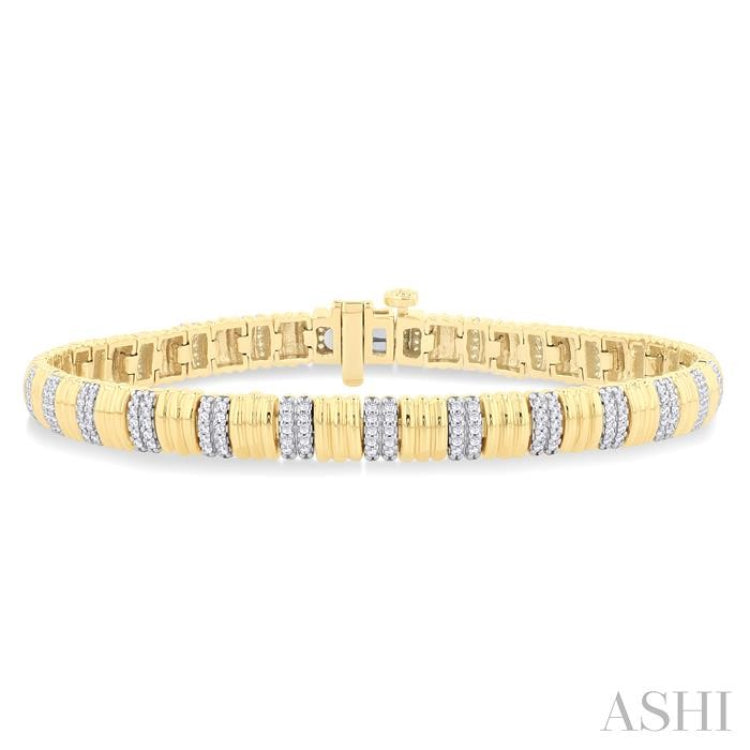 3/4 ctw Ribbed Round Cut Diamond Fashion Bracelet in 14K Yellow Gold