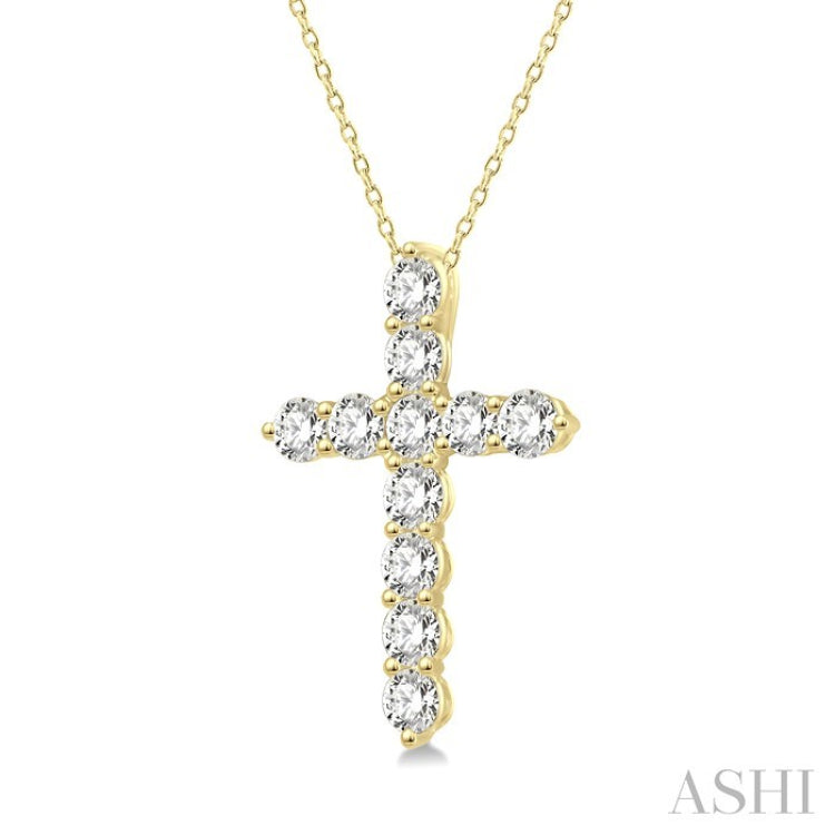 1/4 Ctw Round Cut Diamond Cross Pendant in 14K Yellow Gold with Chain