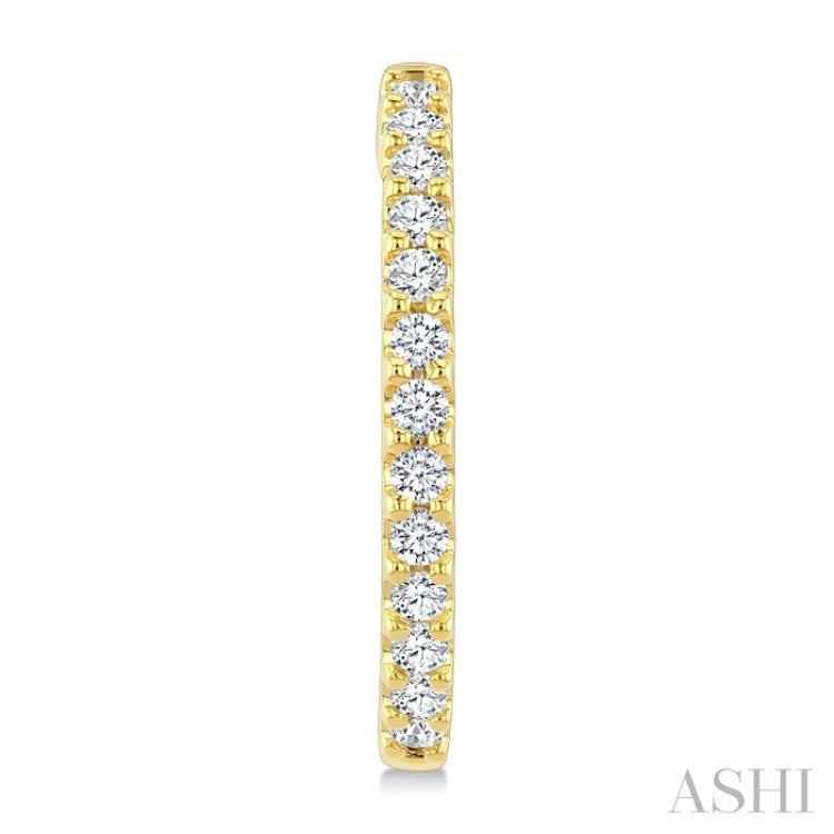 1/2 Ctw Round Cut Diamond Hoop Earrings in 14K Yellow Gold