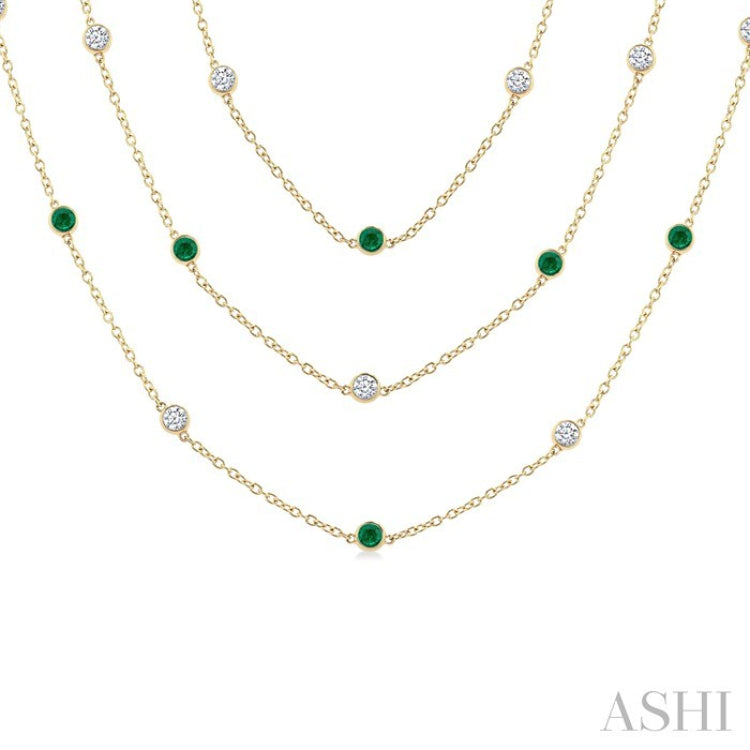 2.90 MM Round Shape Emerald and 2 3/4 Ctw Round Cut Diamond Precious Necklace in 14K Yellow Gold