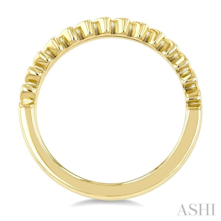1/10 Ctw Heart Shape Bead Round Cut Diamond Fashion Petite Band in 10K Yellow Gold