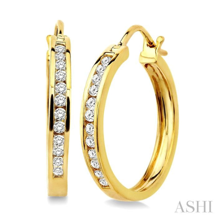 1/2 ctw Round Cut Diamond Hoop Earrings in 14K Yellow Gold