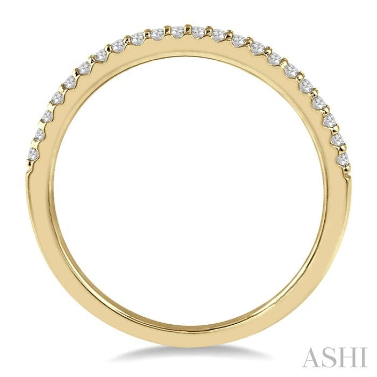 1/10 ctw Round Cut Diamond Wedding Band in 14K Yellow Gold
