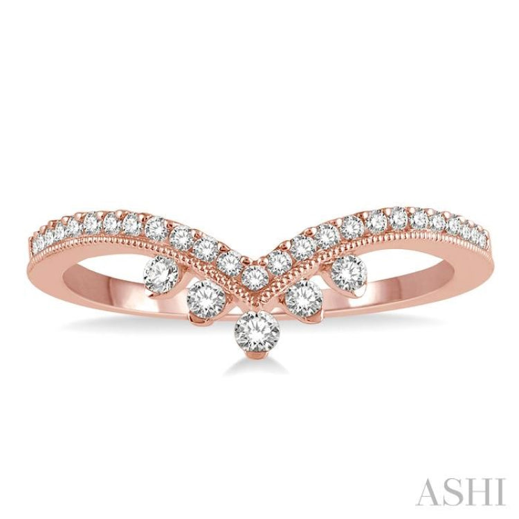 1/4 ctw Chevron Shank Round Cut Diamond Band in 14K Rose Gold