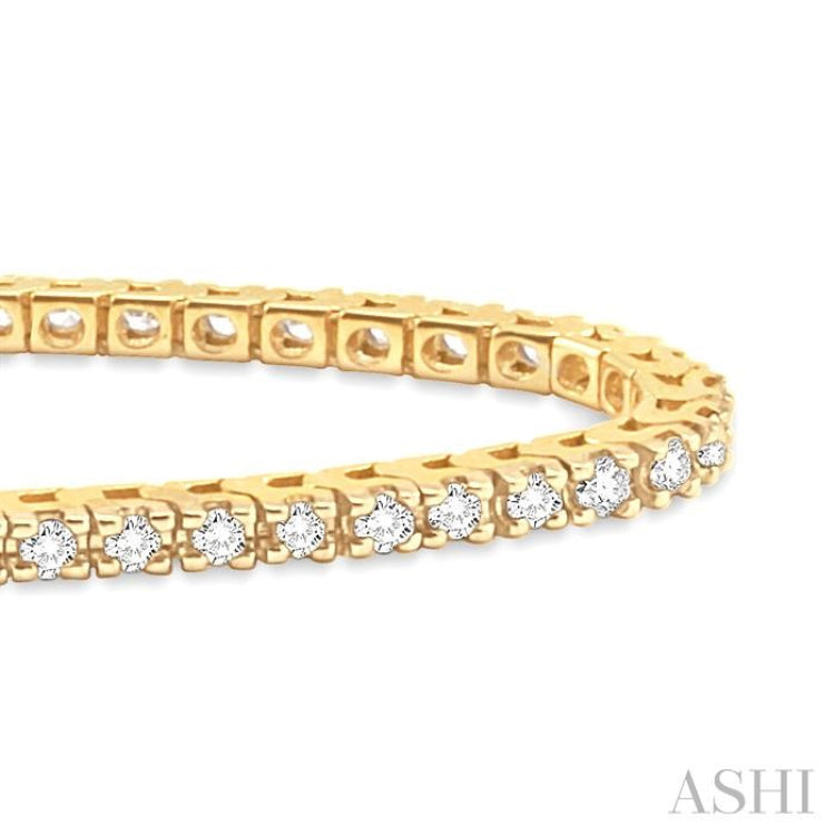 2 ctw Square Shape Round Cut Diamond Tennis Bracelet in 14K Yellow Gold