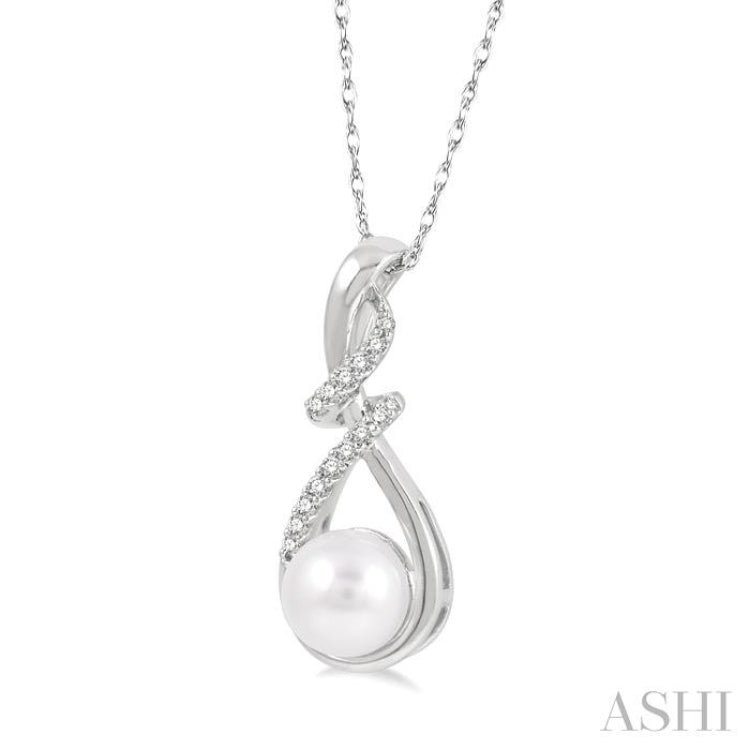 1/10 ctw Round Cut Diamond & 7MM Round Pearl Pendant With Chain in 10K White Gold