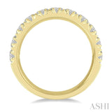 2 Ctw 11 Stone Round Cut Diamond Wedding Band in 14K Yellow Gold