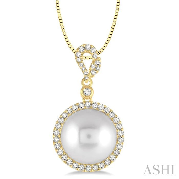12 MM Cultured Pearl and 3/8 ctw Round Cut Diamond Pendant in 14K Yellow Gold with chain