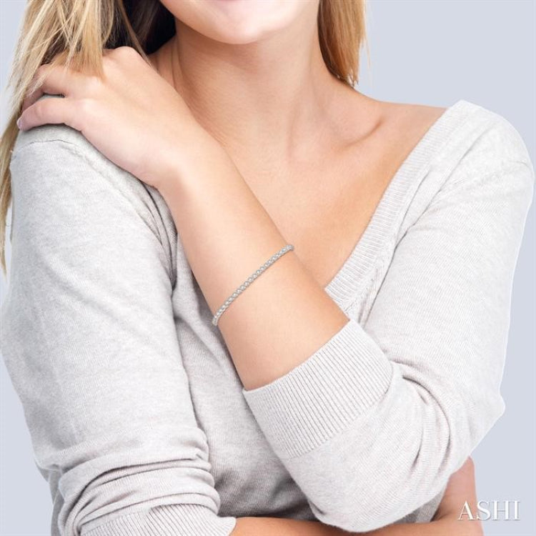 3 ctw Tri-Prong Round Cut Diamond Bracelet in 14K White Gold