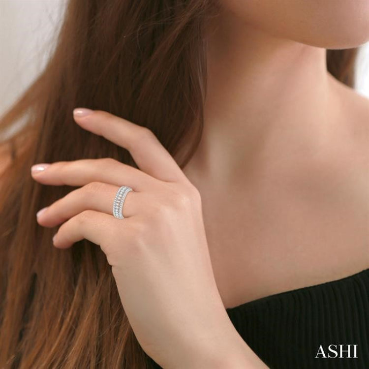 3/4 ctw Fusion Baguette and Round Cut Diamond Fashion Band in 14K White Gold