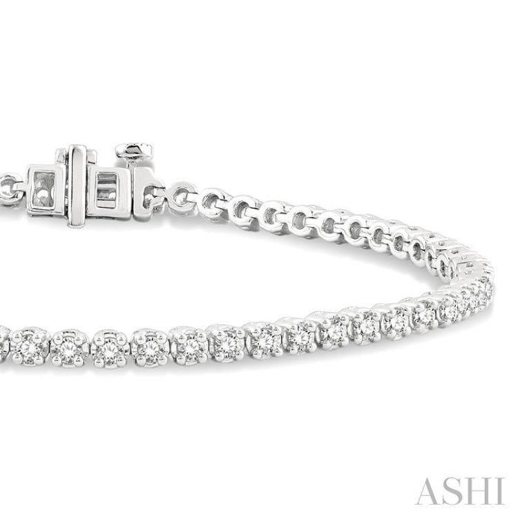 2 ctw Round Cut Diamond Tennis Bracelet in 14K White Gold