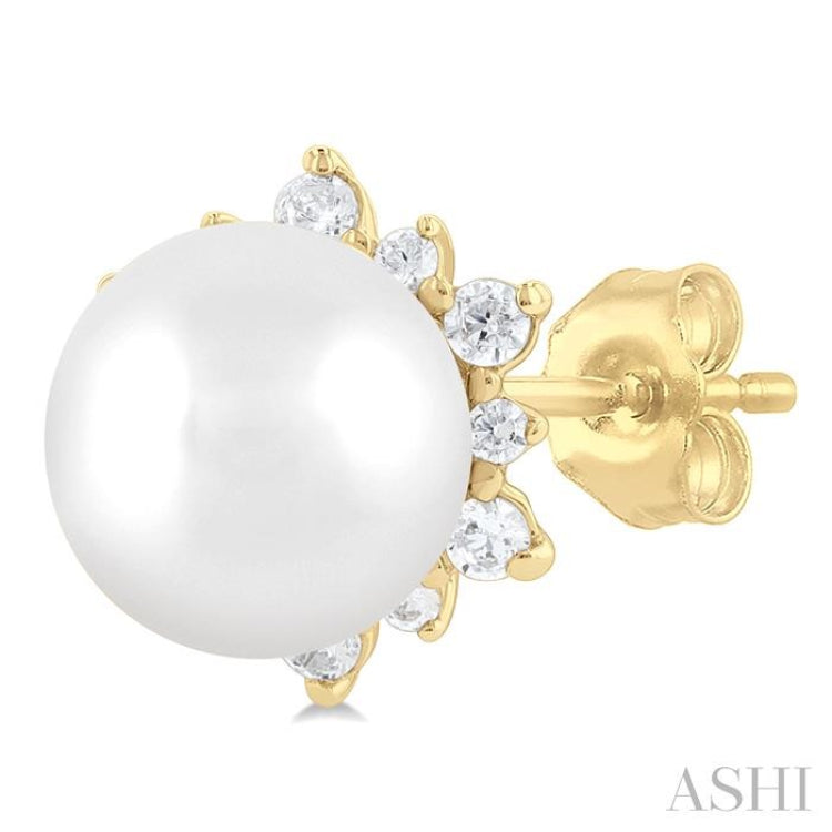 5.50 MM Round Shape Cultured Pearl and 1/6 ctw Petite Round Cut Diamond Fashion Stud Earring in 10K Yellow Gold