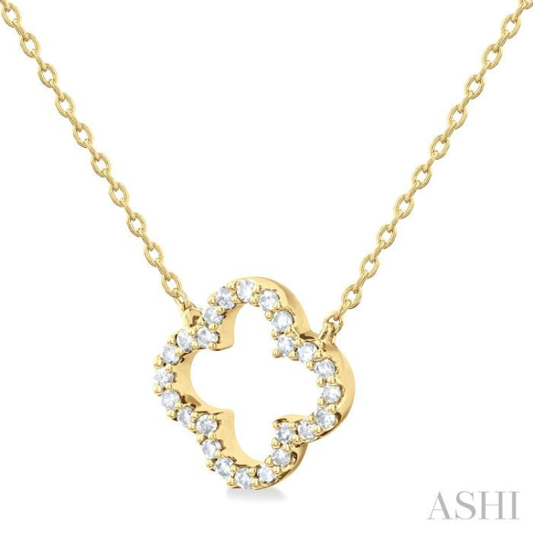 1/8 Ctw Petite Clover Round Cut Diamond Fashion Pendant With Chain in 10K Yellow Gold