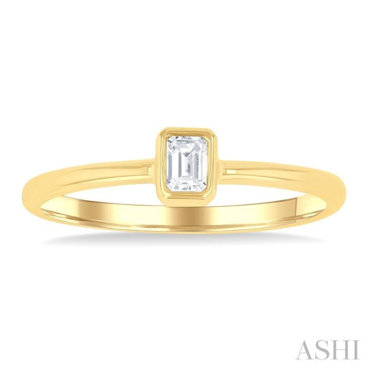 1/6 ctw Petite Bezel Set Emerald Cut Diamond Fashion Ring in 10K Yellow Gold