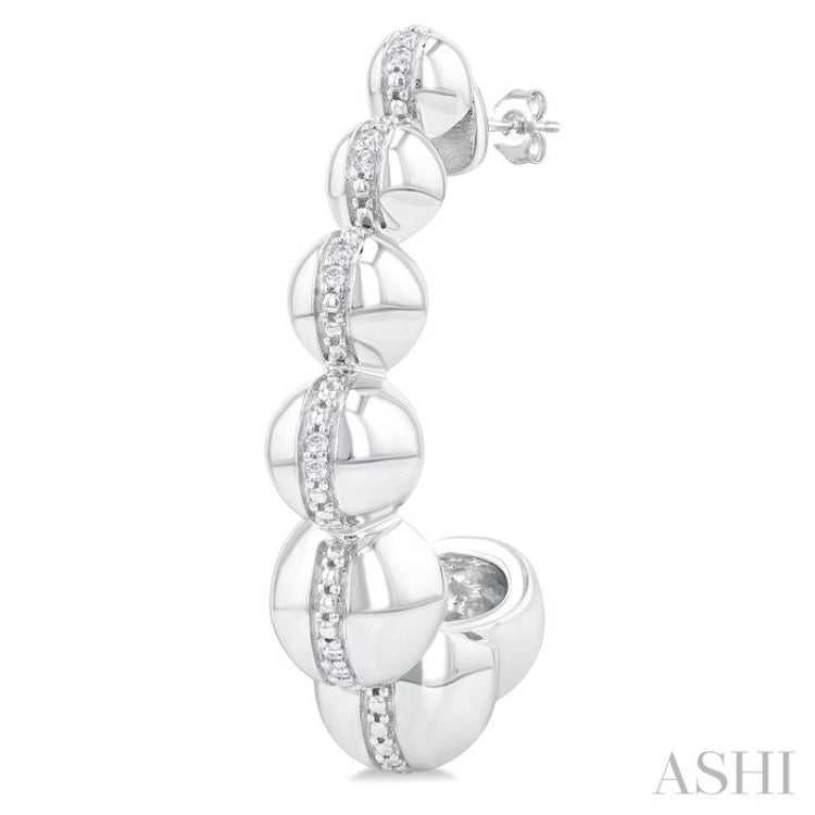 1/10 ctw Bold Hemisphere Shape Link Round Cut Diamond Fashion Half Hoop Earring in Sterling Silver