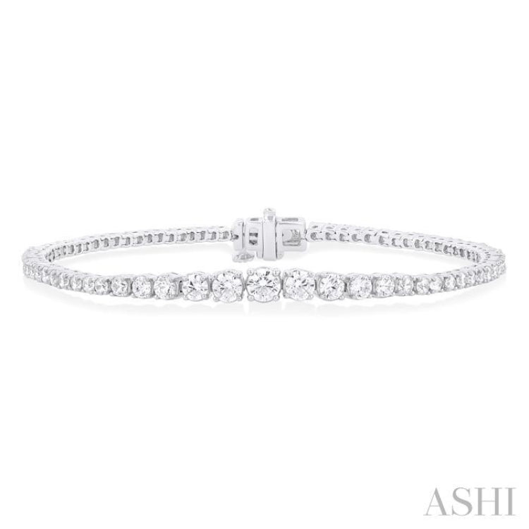 3 ctw Graduated Round Cut Diamond Tennis Bracelet in 14K White Gold