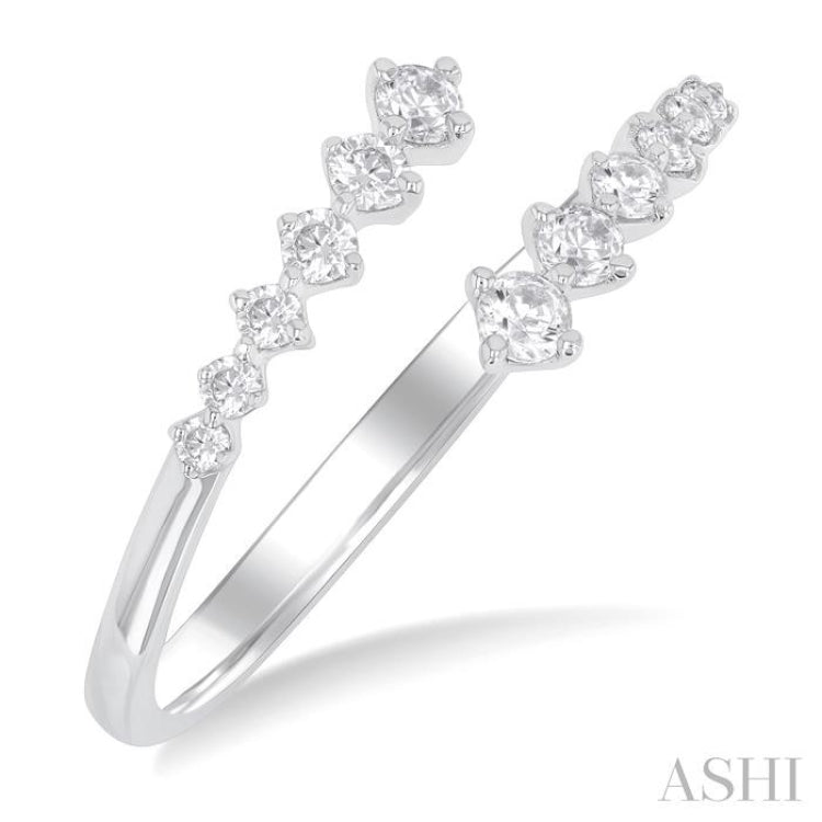 1/4 ctw Open Bypass Center Graduated Round Cut Diamond Fashion Ring in 14K White Gold