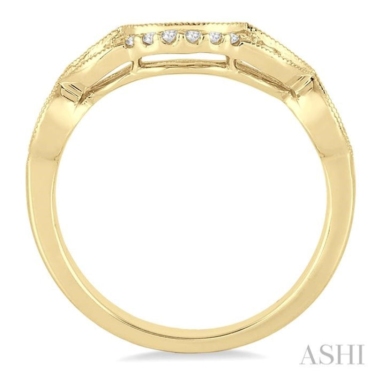 1/10 ctw Round Cut Diamond Wedding Band in 14K Yellow Gold