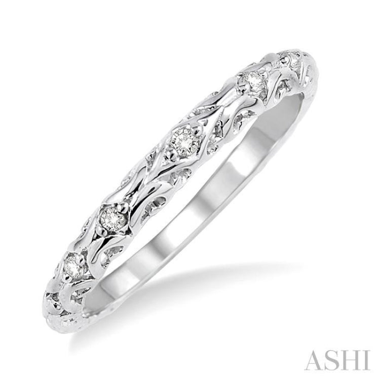 1/20 ctw Round Cut Diamond Wedding Band in 14K White Gold