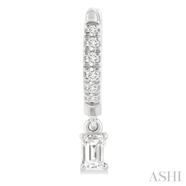 .40CTRDDM PETITE HUGGIE ER WG 14K-G*