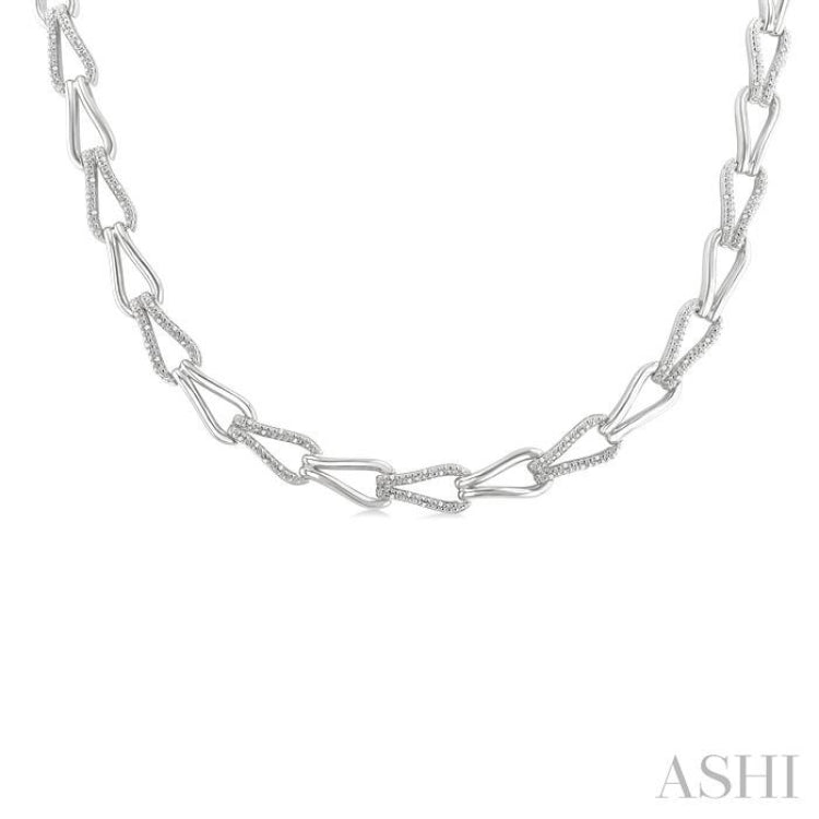 1/4 Ctw Single Cut Diamond Bold Knot Link Fashion Necklace in Sterling Silver