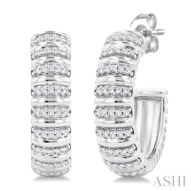 1/4 ctw Ribbed Round Cut Diamond Half Hoop Earring in 14K White Gold