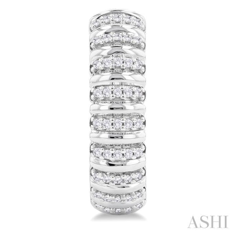 1/4 ctw Ribbed Round Cut Diamond Half Hoop Earring in 14K White Gold