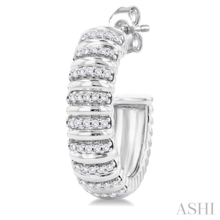 1/4 ctw Ribbed Round Cut Diamond Half Hoop Earring in 14K White Gold