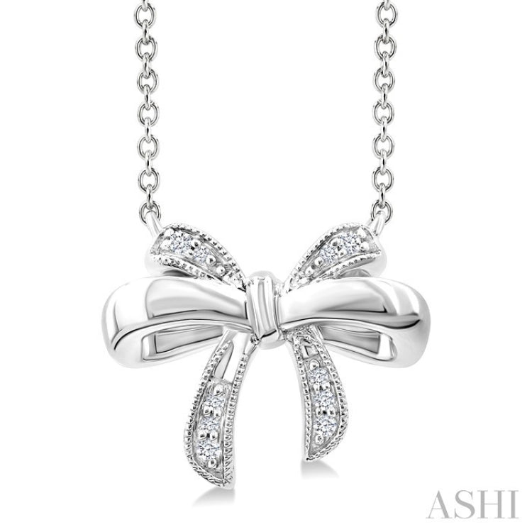 1/20 Ctw Bow Round Cut Diamond Fashion Pendant With Chain in Sterling Silver