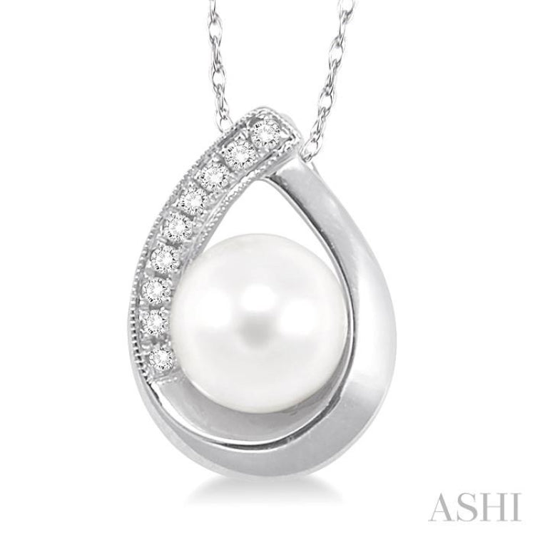 Pearl & Diamond Fashion Pendant