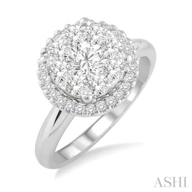 Lovebright Essential Diamond Engagement Ring