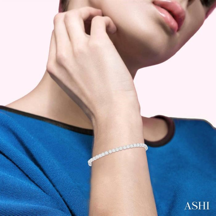 Lovebright Essential Diamond Bracelet