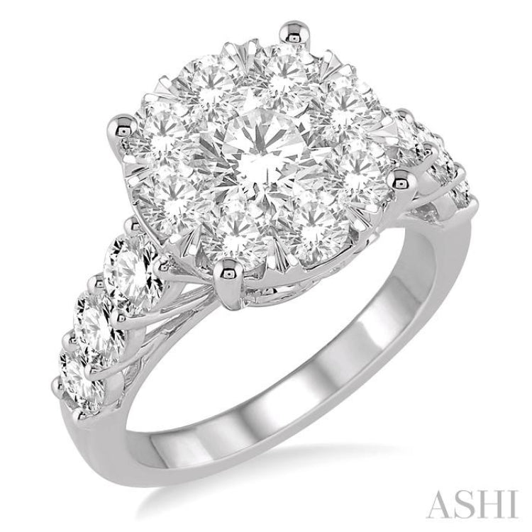 Lovebright Essential Diamond Engagement Ring