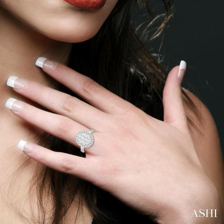 Oval Shape Lovebright Essential Diamond Ring