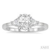 Oval Shape Diamond Engagement Ring