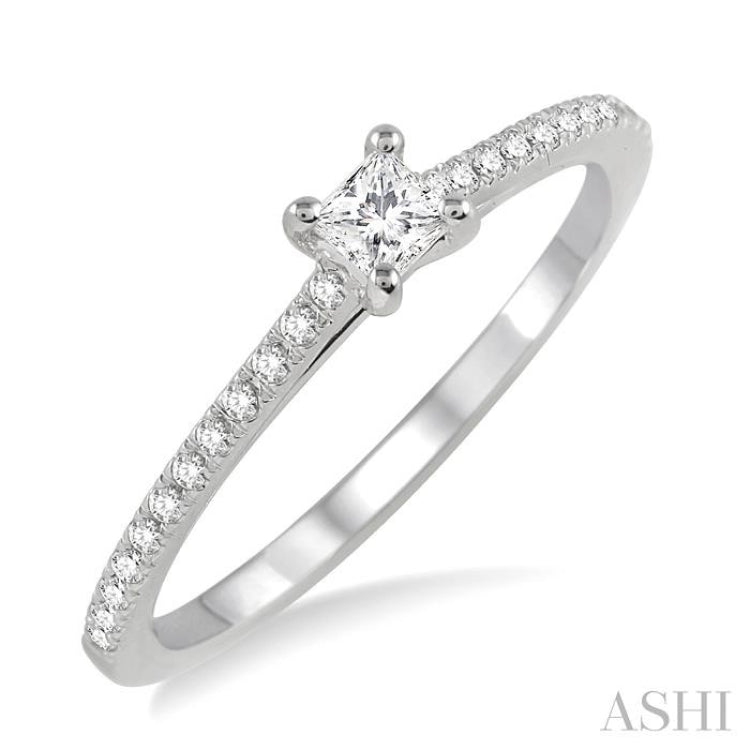 Semi-Mount Diamond Engagement Ring