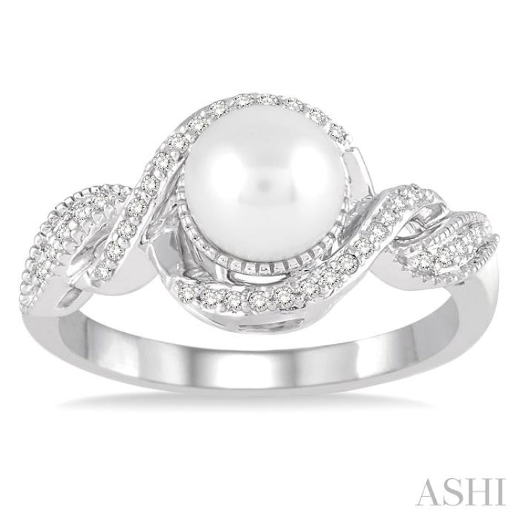 Pearl & Diamond Fashion Ring