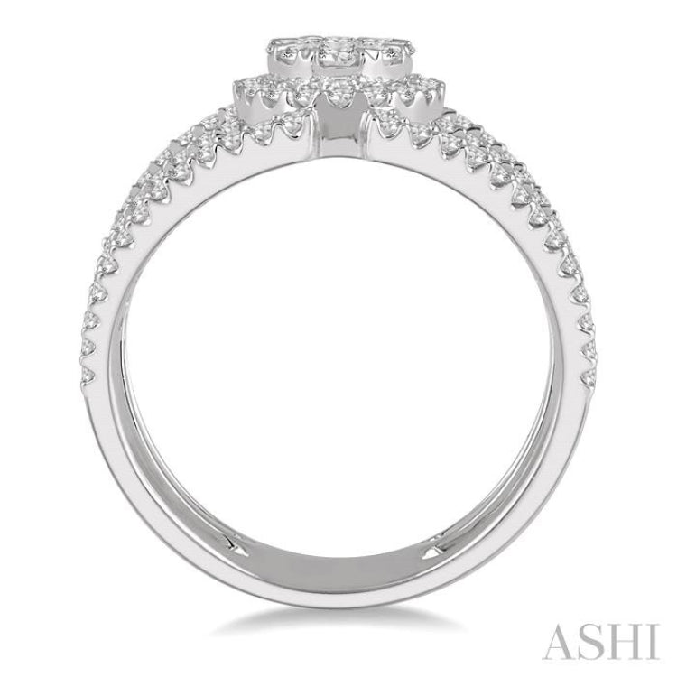 Oval Shape Lovebright Diamond Fashion Ring