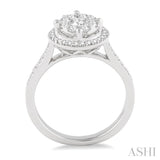 Lovebright Essential Diamond Engagement Ring